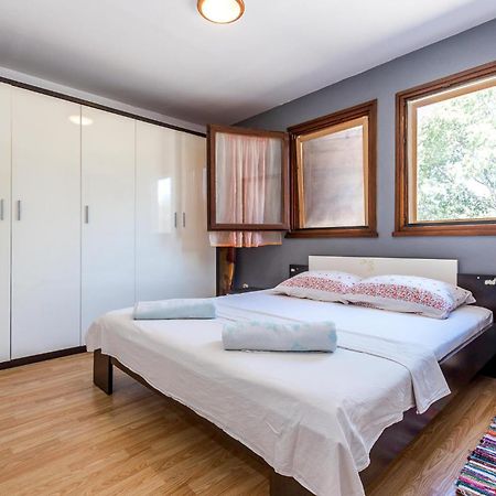 Nice Home In Jezera With Wifi Екстер'єр фото