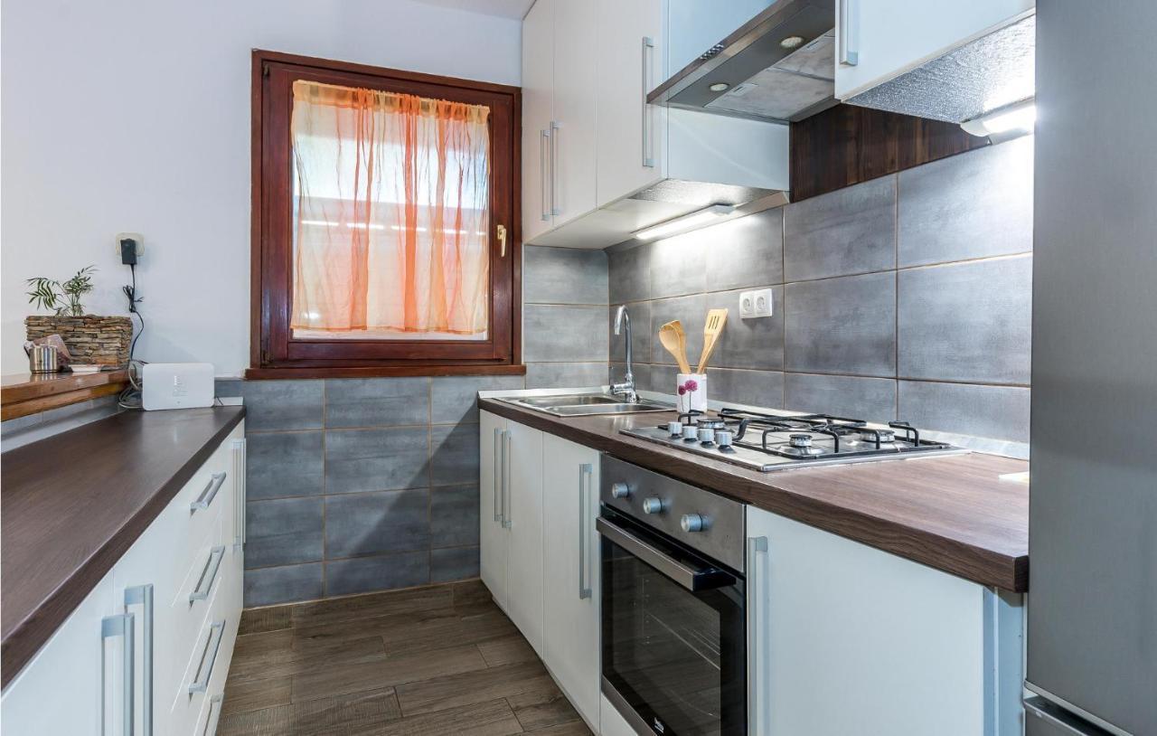 Nice Home In Jezera With Wifi Екстер'єр фото
